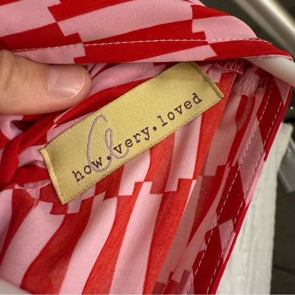 Elegant Red Geometric Pattern Dress - Picture 6 of 7